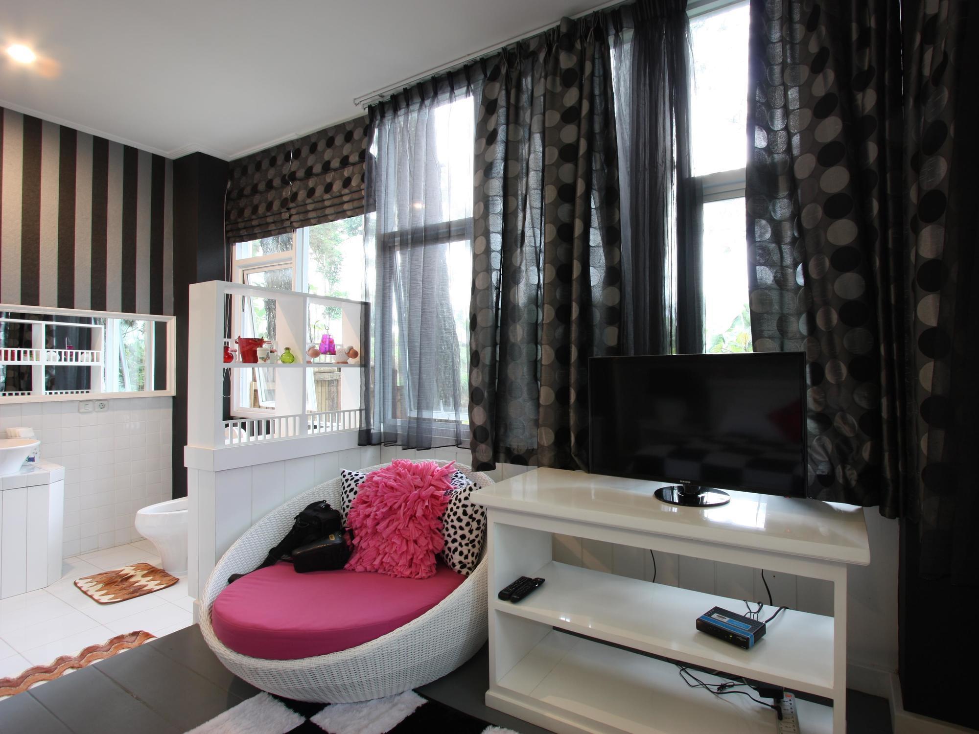 The Peak Home Lembang Zewnętrze zdjęcie